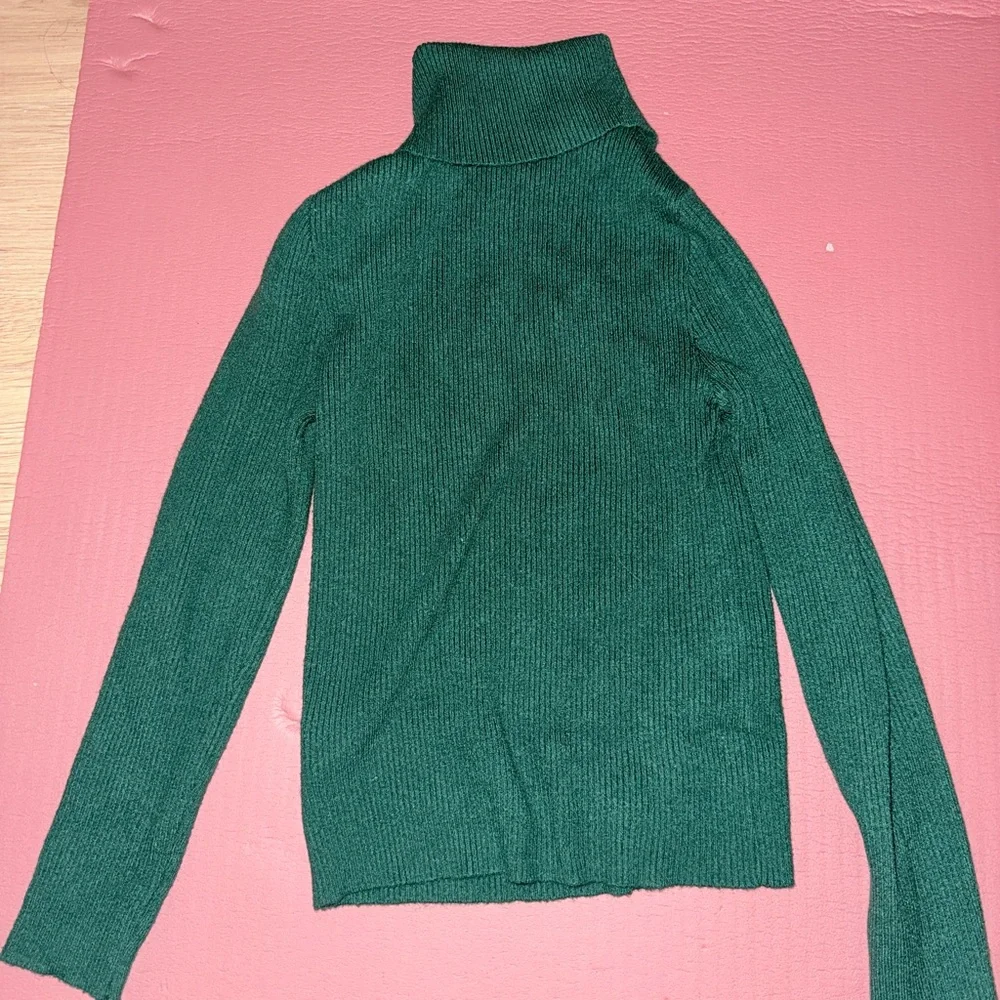 Green Knit Turtleneck Sweater Long Sleeve size medium